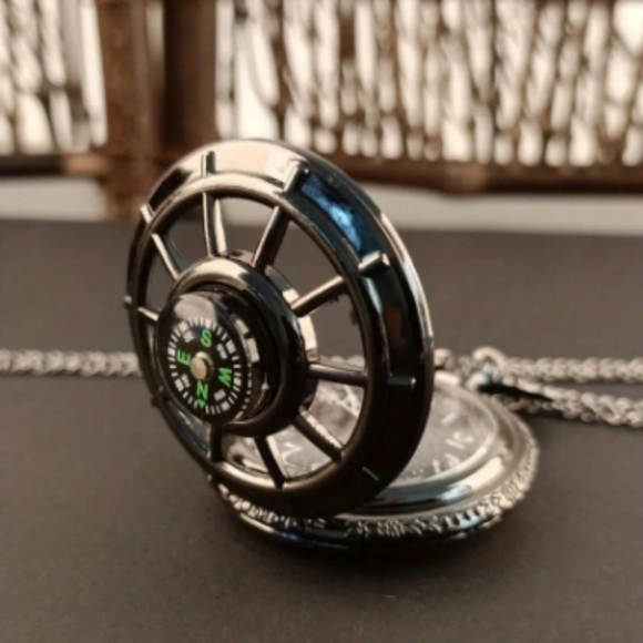 New nautical men's pocket watch with built in compass - Picture 3 of 5